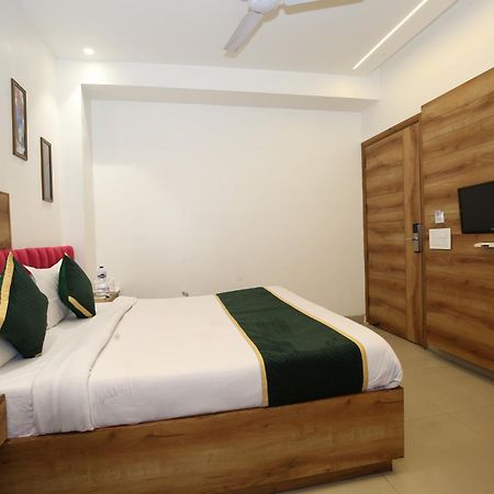 Hotel Rv Regency Амритсар Екстериор снимка