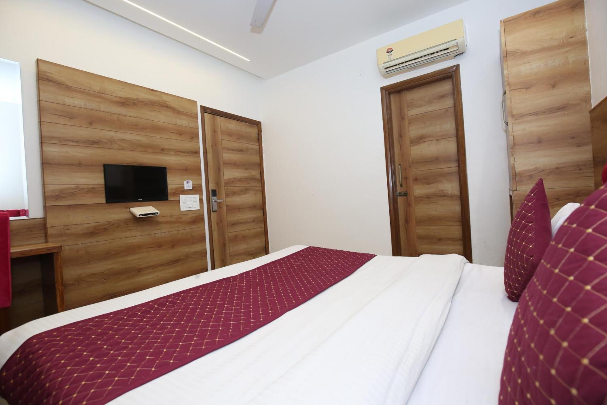 Hotel Rv Regency Амритсар Екстериор снимка