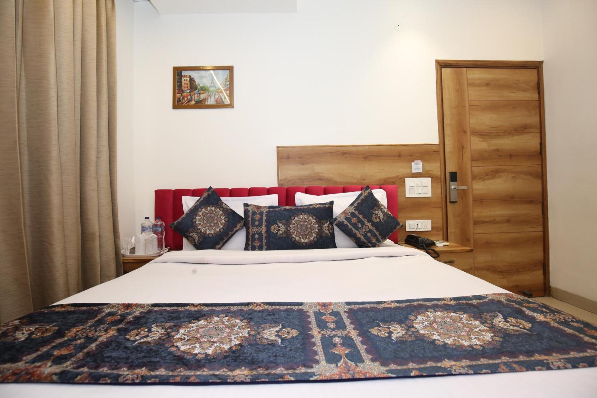 Hotel Rv Regency Амритсар Екстериор снимка