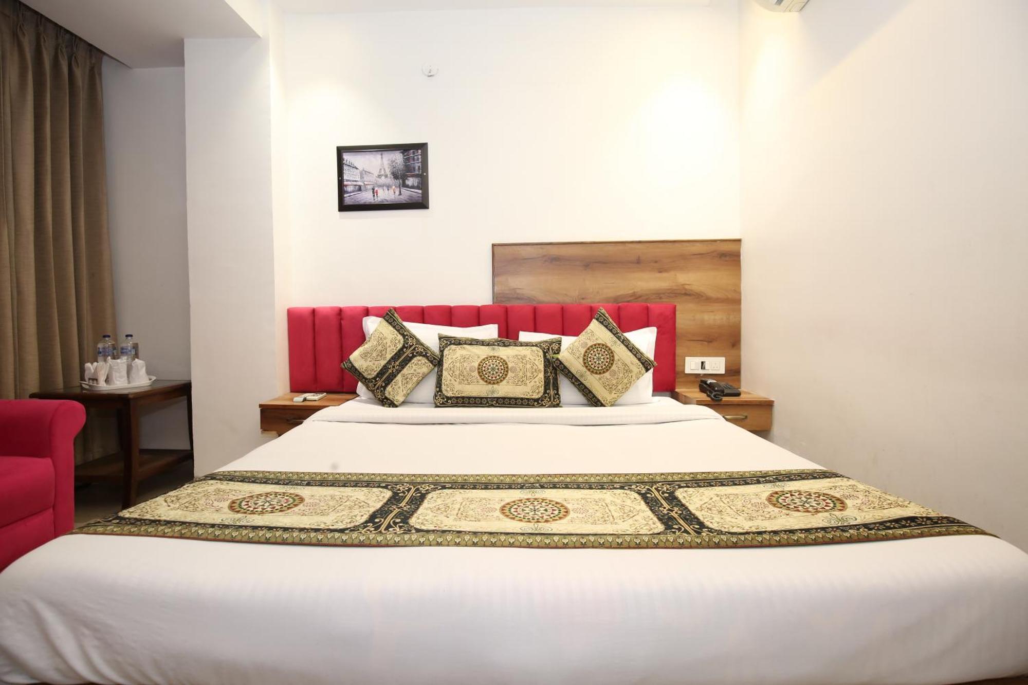Hotel Rv Regency Амритсар Екстериор снимка