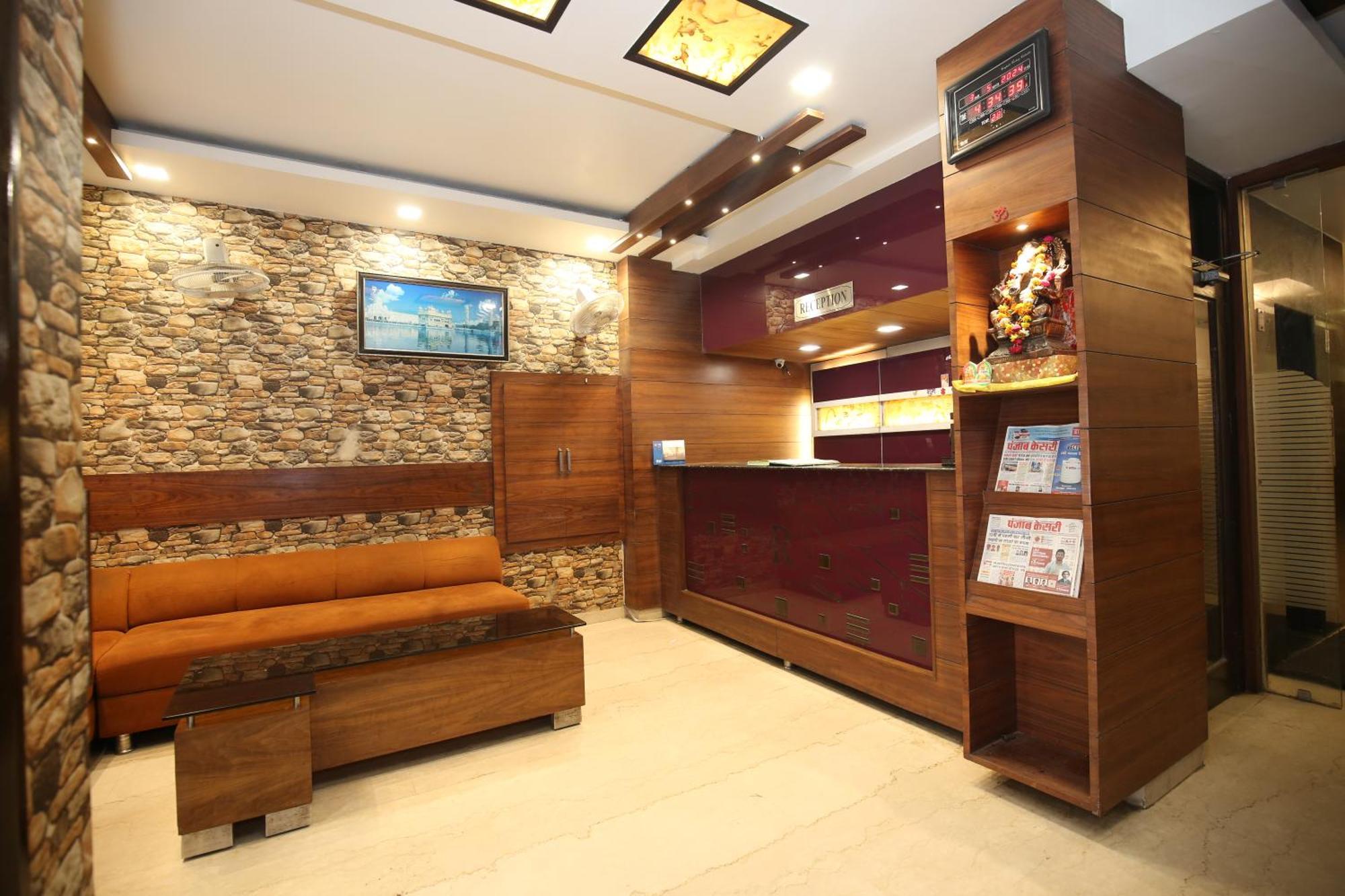 Hotel Rv Regency Амритсар Екстериор снимка
