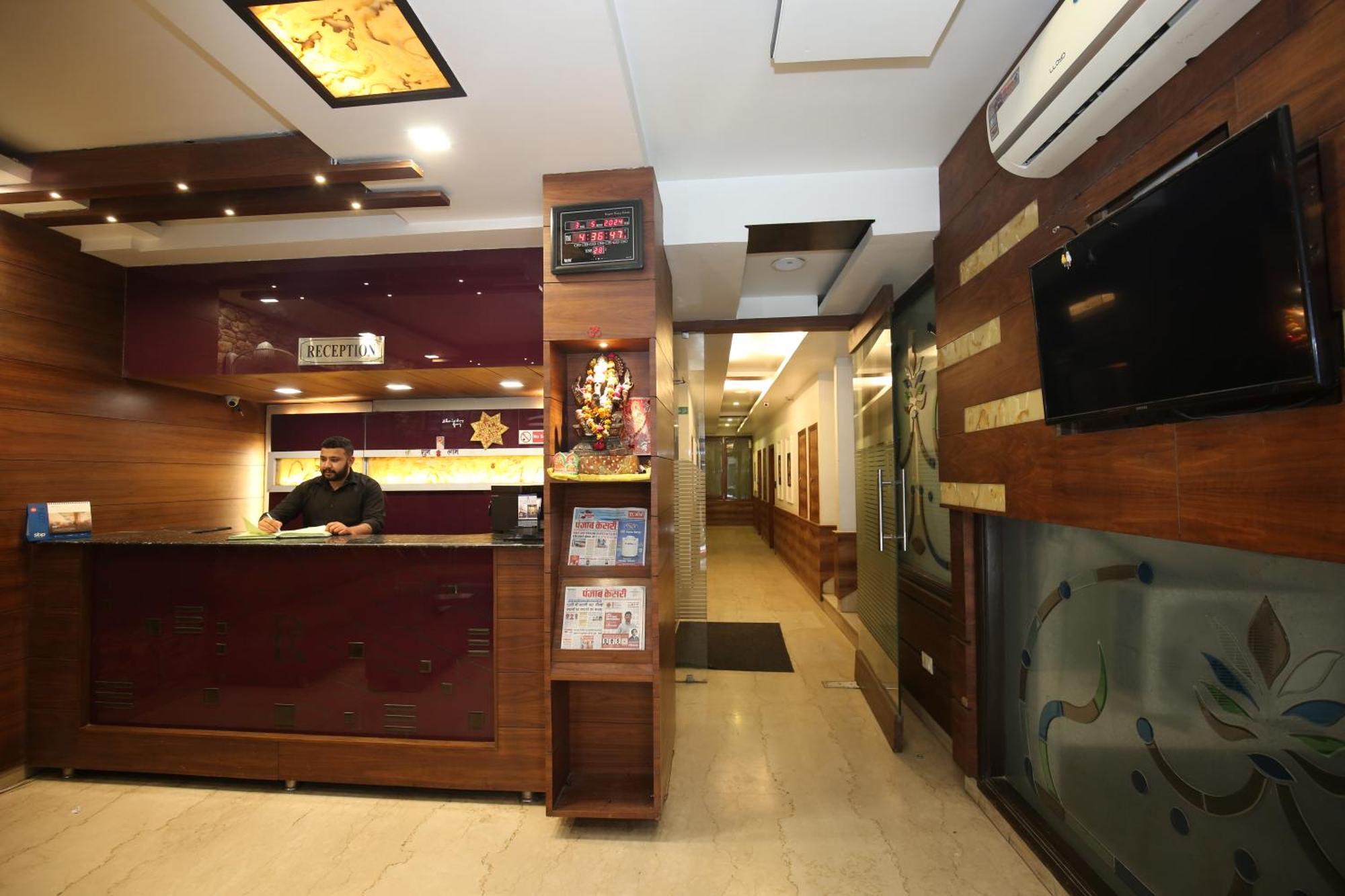 Hotel Rv Regency Амритсар Екстериор снимка
