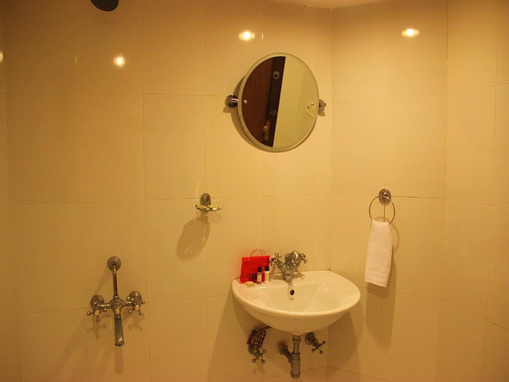 Hotel Rv Regency Амритсар Екстериор снимка