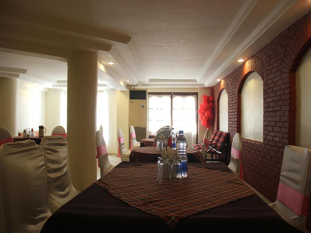 Hotel Rv Regency Амритсар Екстериор снимка