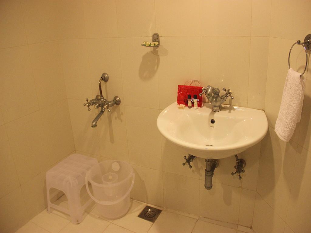 Hotel Rv Regency Амритсар Екстериор снимка